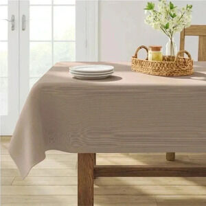 NWT THRESHOLD‎ TABLECLOTH